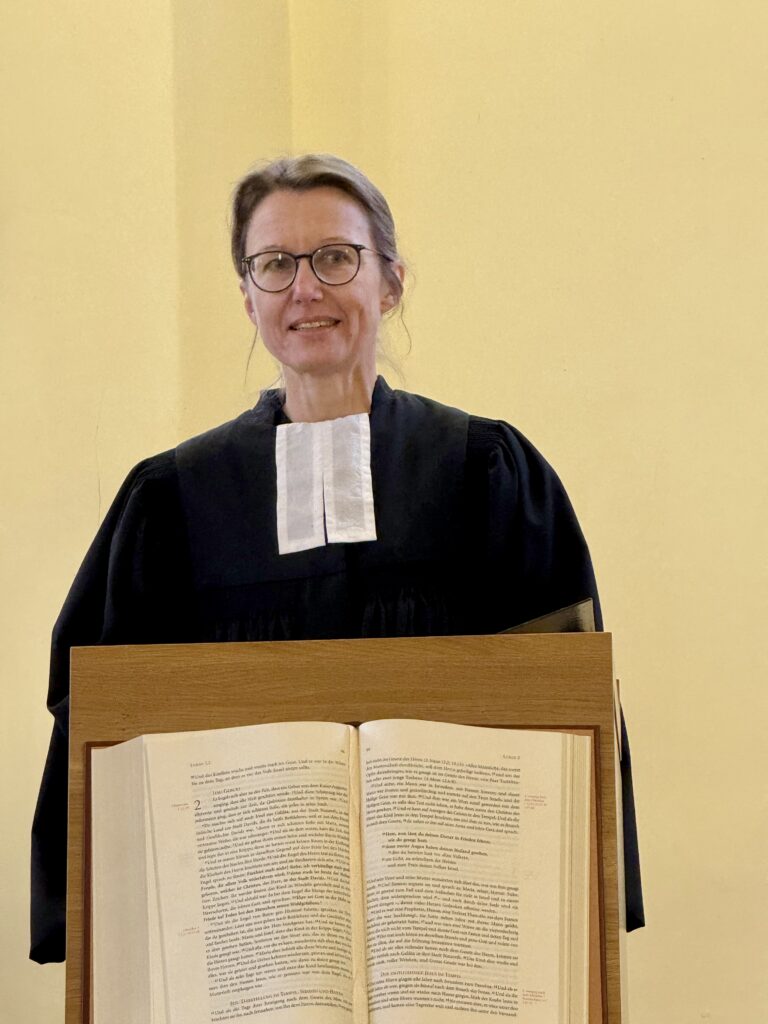 Pfarrerin Nora Schmidt