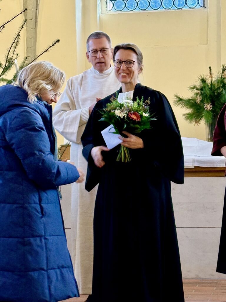 Begrüßung von Pfarrerin Nora Schmidt